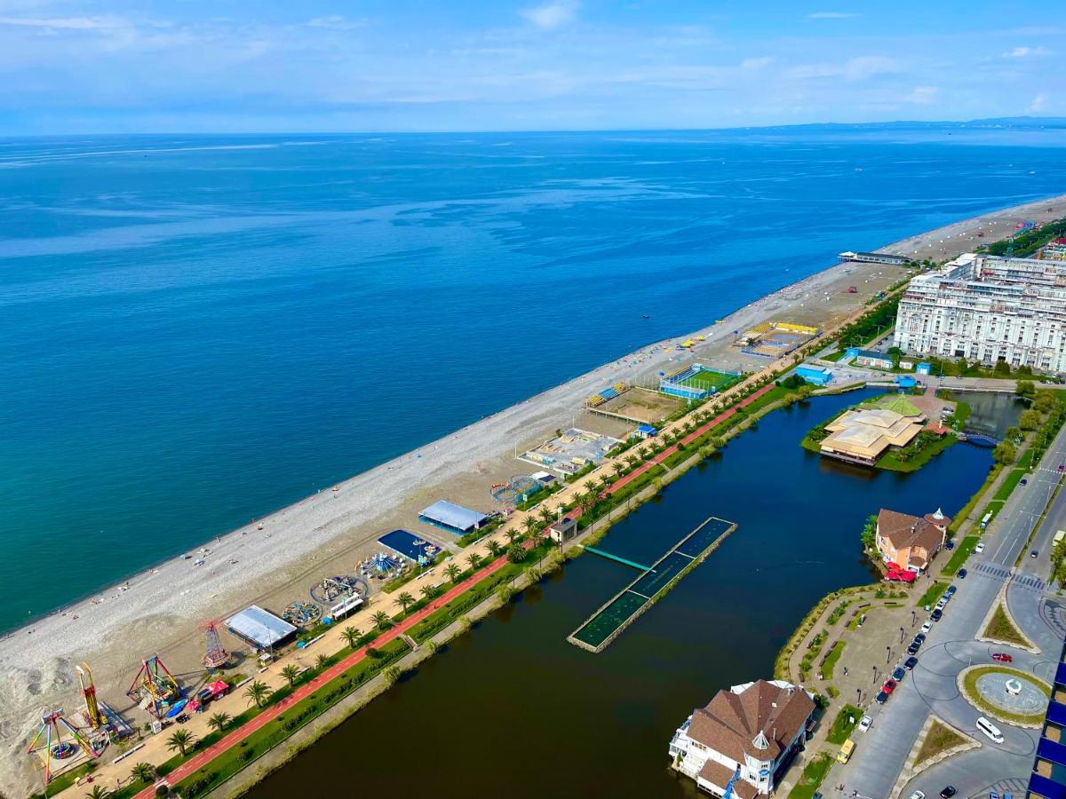 Aparthotel Hellobatumi Zewnętrze zdjęcie