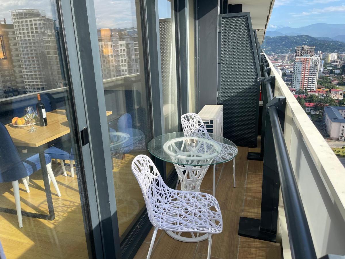 Aparthotel Hellobatumi Zewnętrze zdjęcie