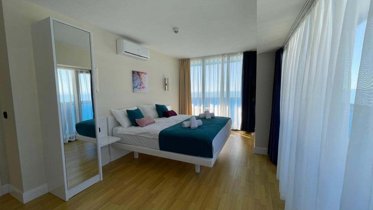 Aparthotel Hellobatumi Zewnętrze zdjęcie