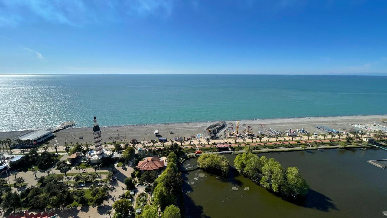 Aparthotel Hellobatumi Zewnętrze zdjęcie