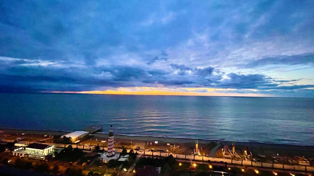 Aparthotel Hellobatumi Zewnętrze zdjęcie